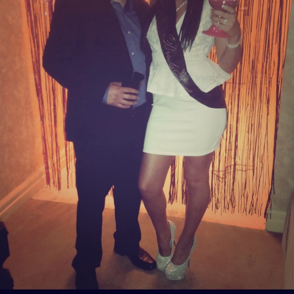 White Dress - Picture 4 of 8